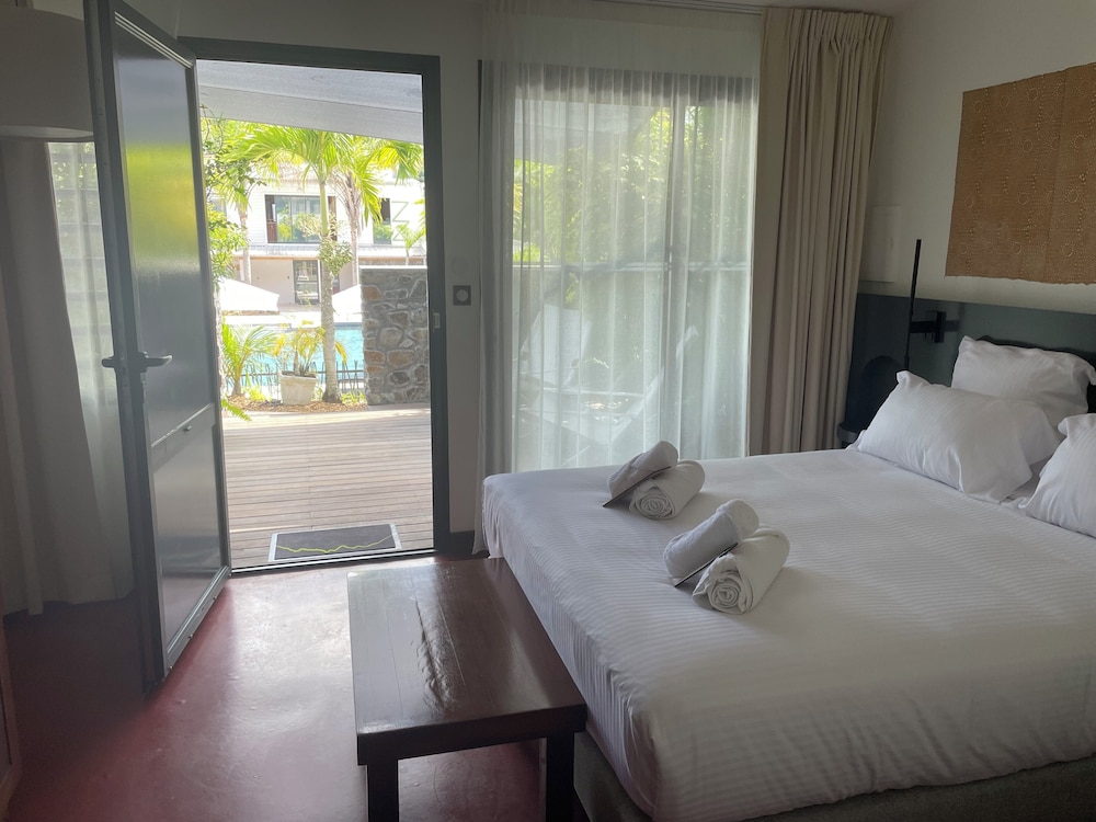 Superior Room, pool view - Photo 1