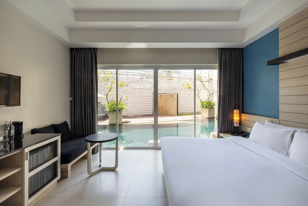 Pool Access Room (Double OR Twin beds) - Photo 4