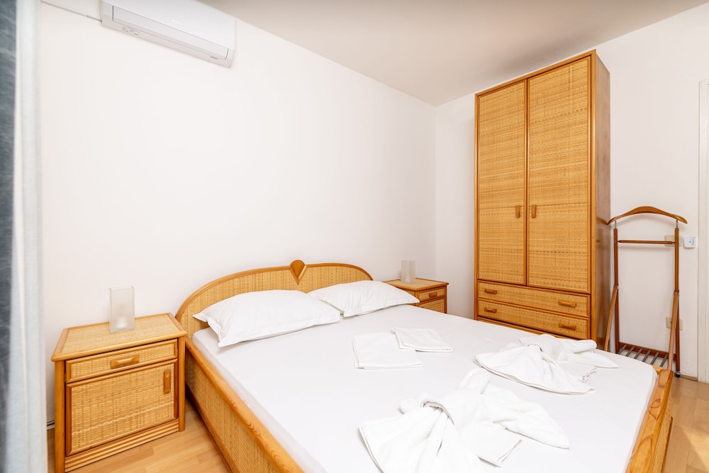 Double Room, Balcony, Park View photo 1