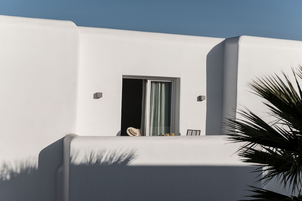 Deluxe Suite - Photo 16