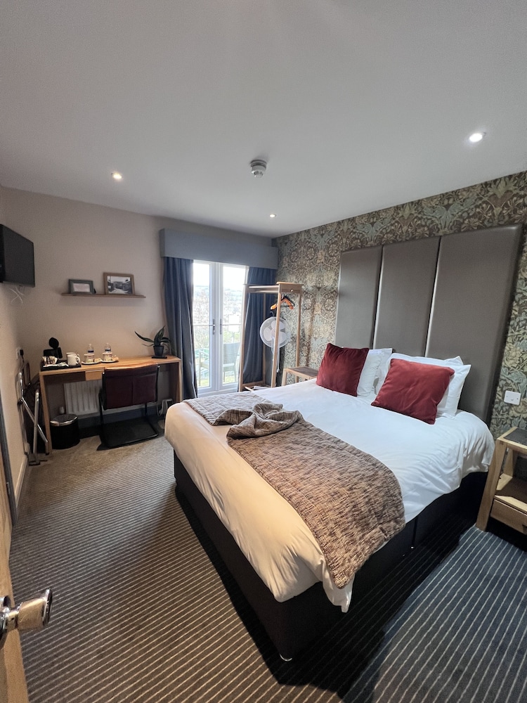 Comfort Double Room, 1 Double Bed, Balcony, Hill View photo 3