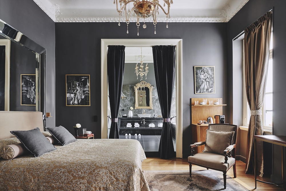 Signature Suite, 1 Queen Bed (Signature King Suite) photo 1
