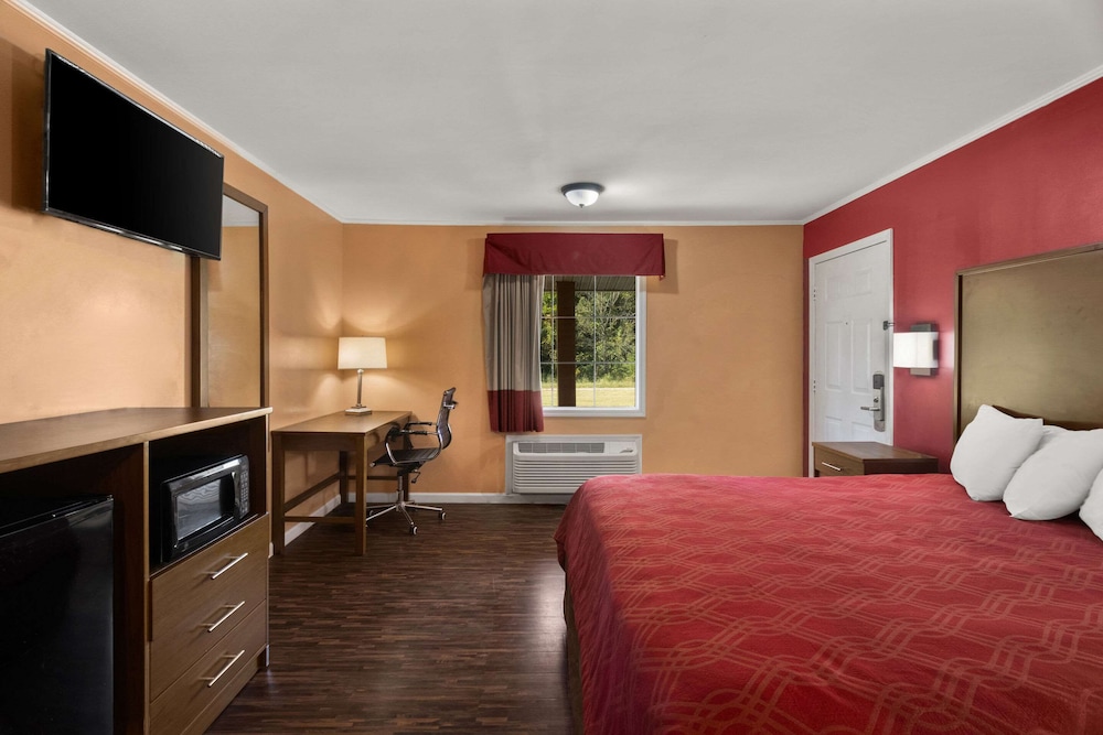 Standard Room, 1 King Bed, Non Smoking photo 2