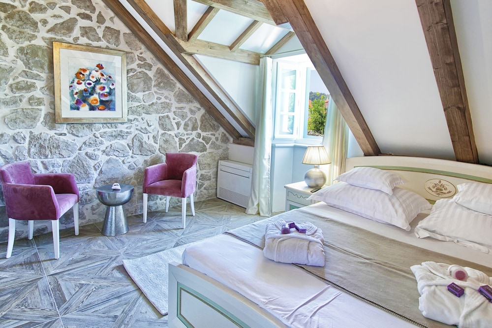 Villa photo 3