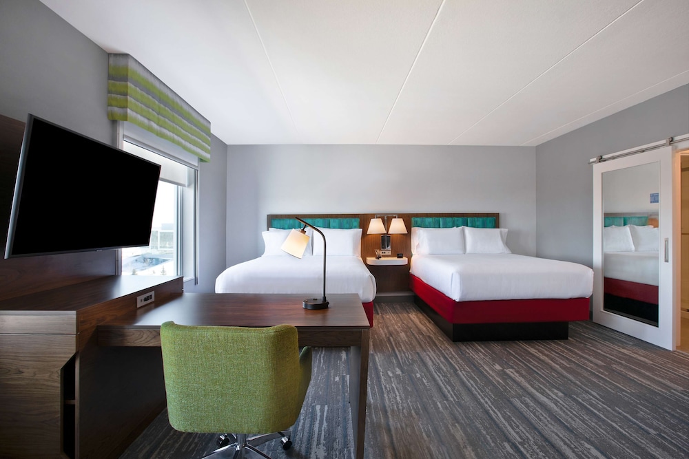 Studio Suite, 2 Queen Beds, Non Smoking, Refrigerator & Microwave (Wet bar) - Photo 2