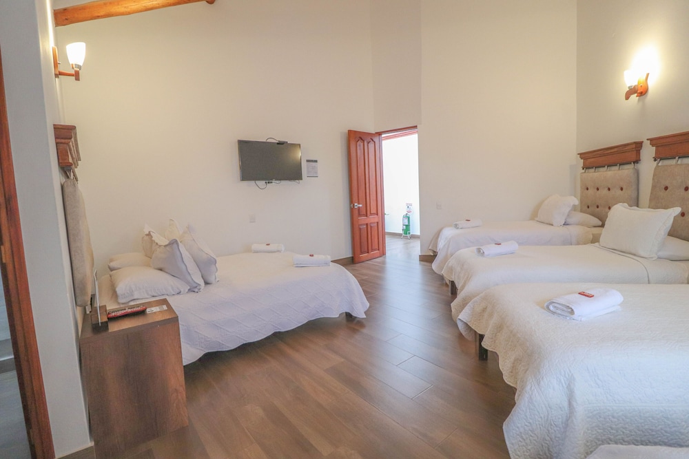 Family Room - Photo 3