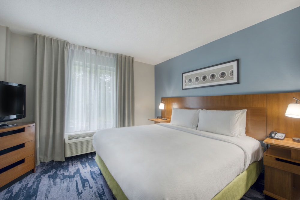 Executive Suite, 1 King Bed with Sofa bed - Photo 2