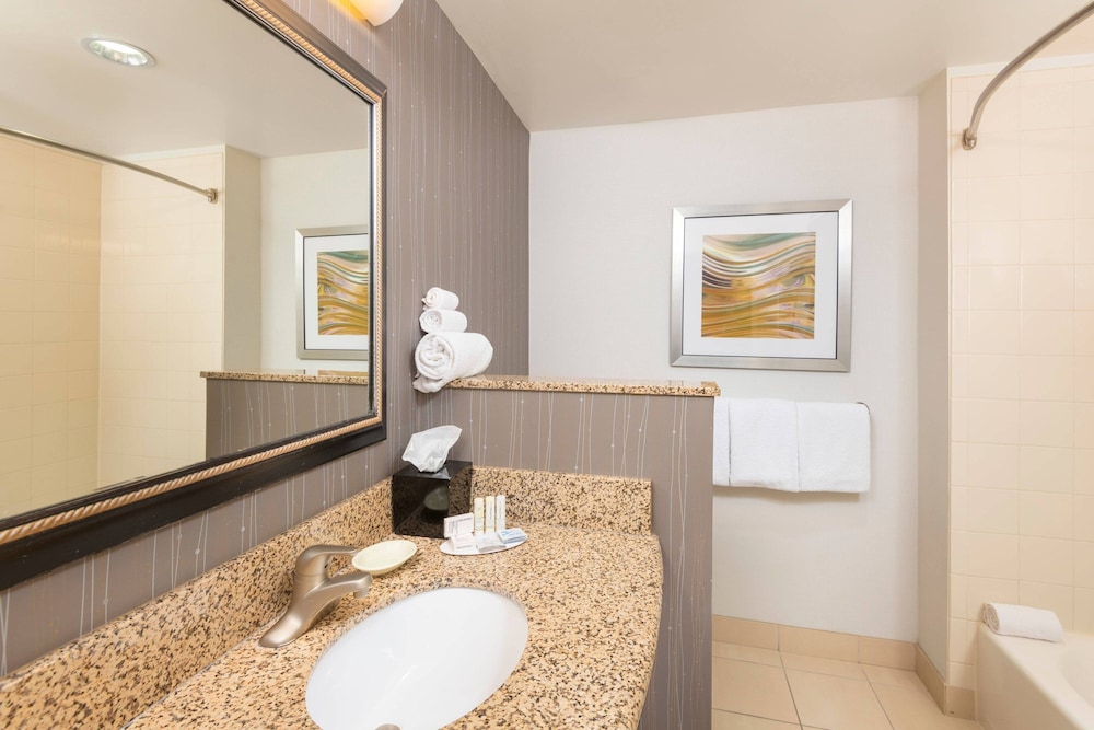 Room, Multiple Beds - Photo 5