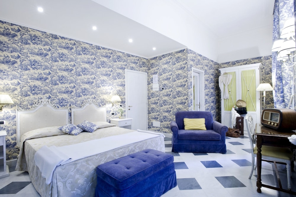 Deluxe Double Room, Private Bathroom photo 3