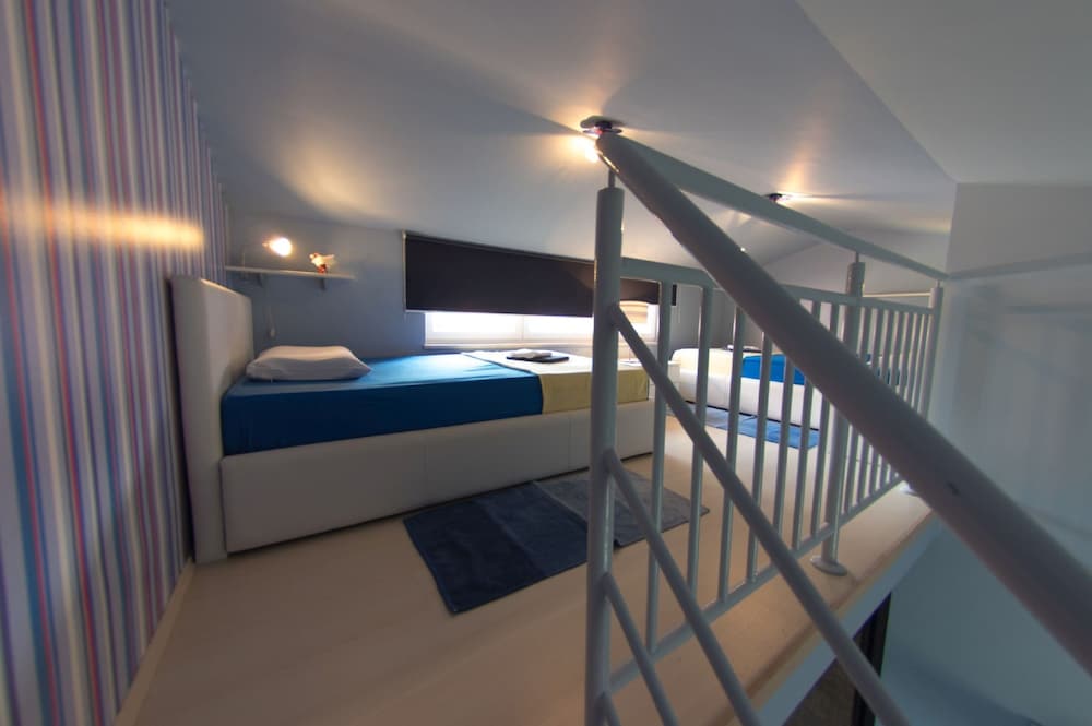 Apartment, 3 Bedrooms, Sea View