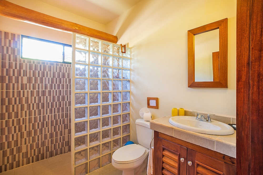 Deluxe Triple Room, Multiple Beds, Garden View photo 2