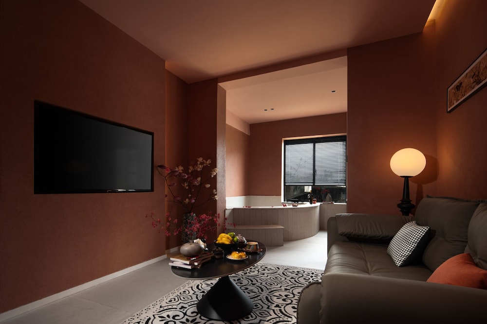 Basic Suite, River View