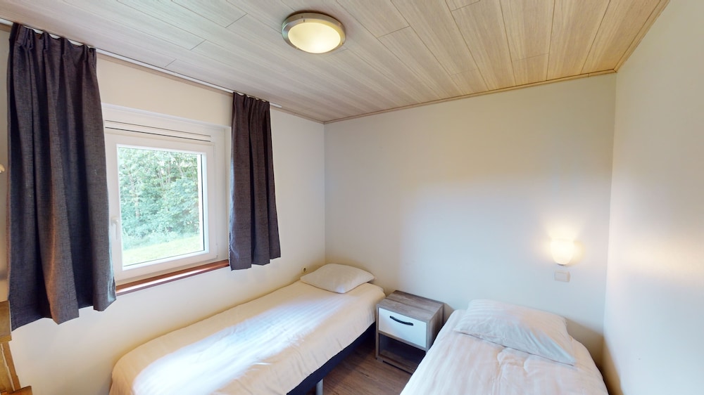 Bungalow (6 People) photo 3