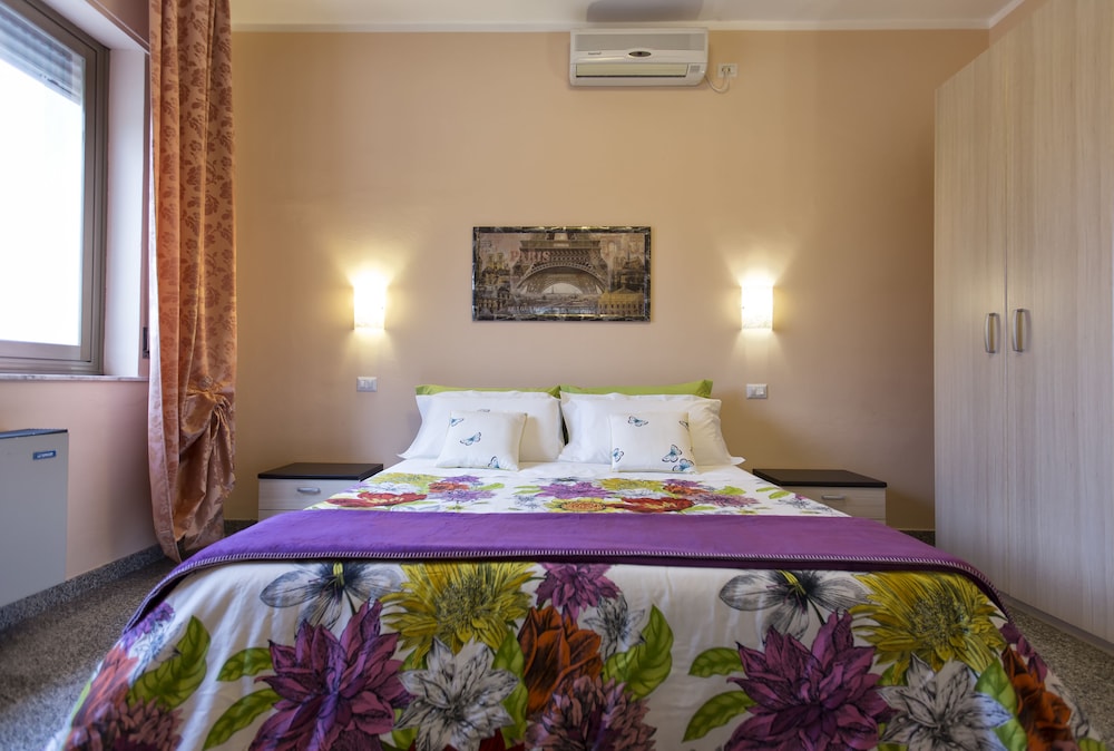 Standard Room photo 1
