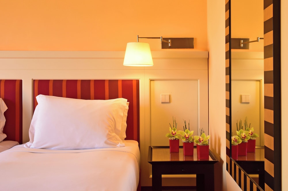 Standard Double or Twin Room, Garden View - Photo 6