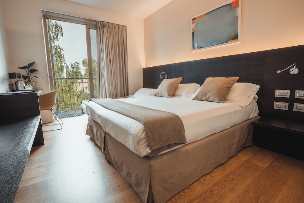 Superior Triple Room, Garden View - Photo 3