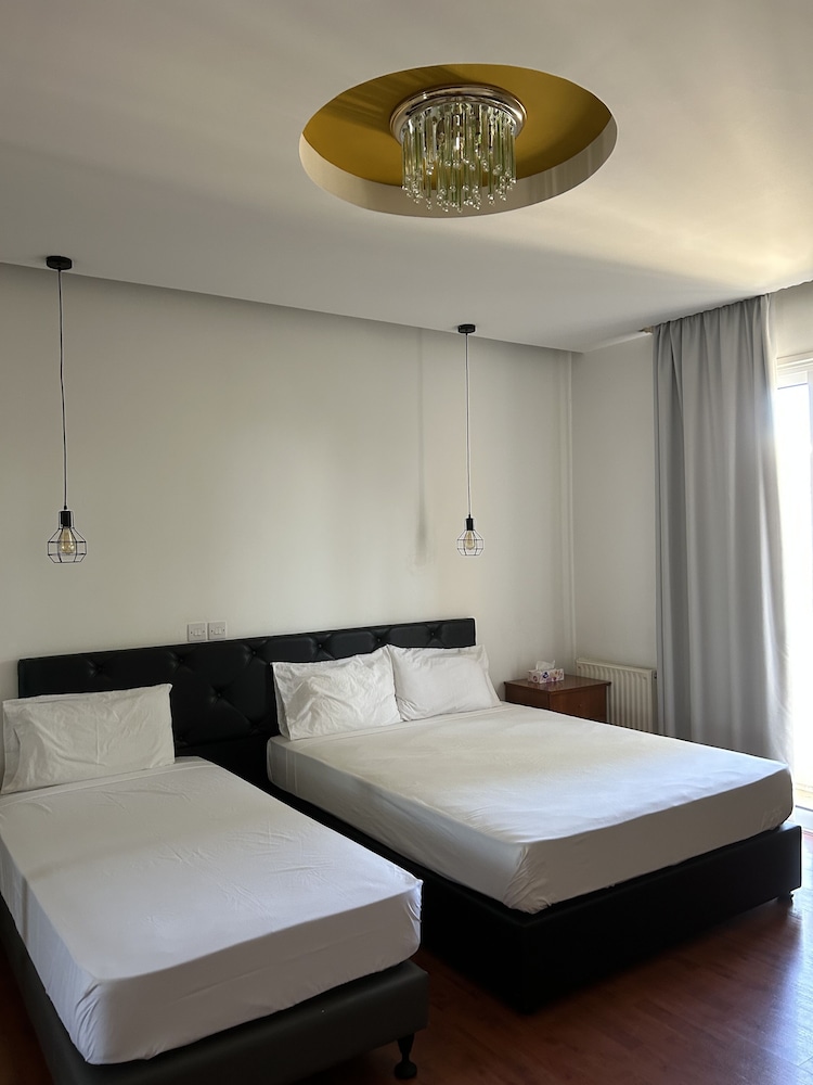 Deluxe Triple Room photo 2
