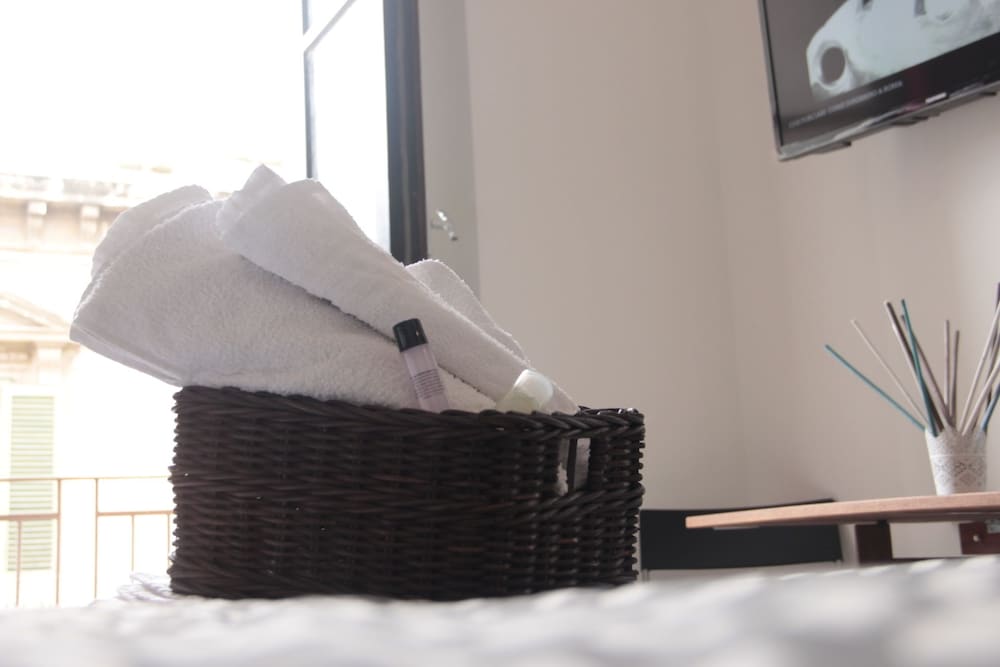 Basic Single Room, Shared Bathroom (1)