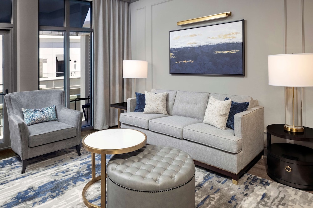 1 Bedroom, 1 King Suite Plus, Accessible (Hearing)