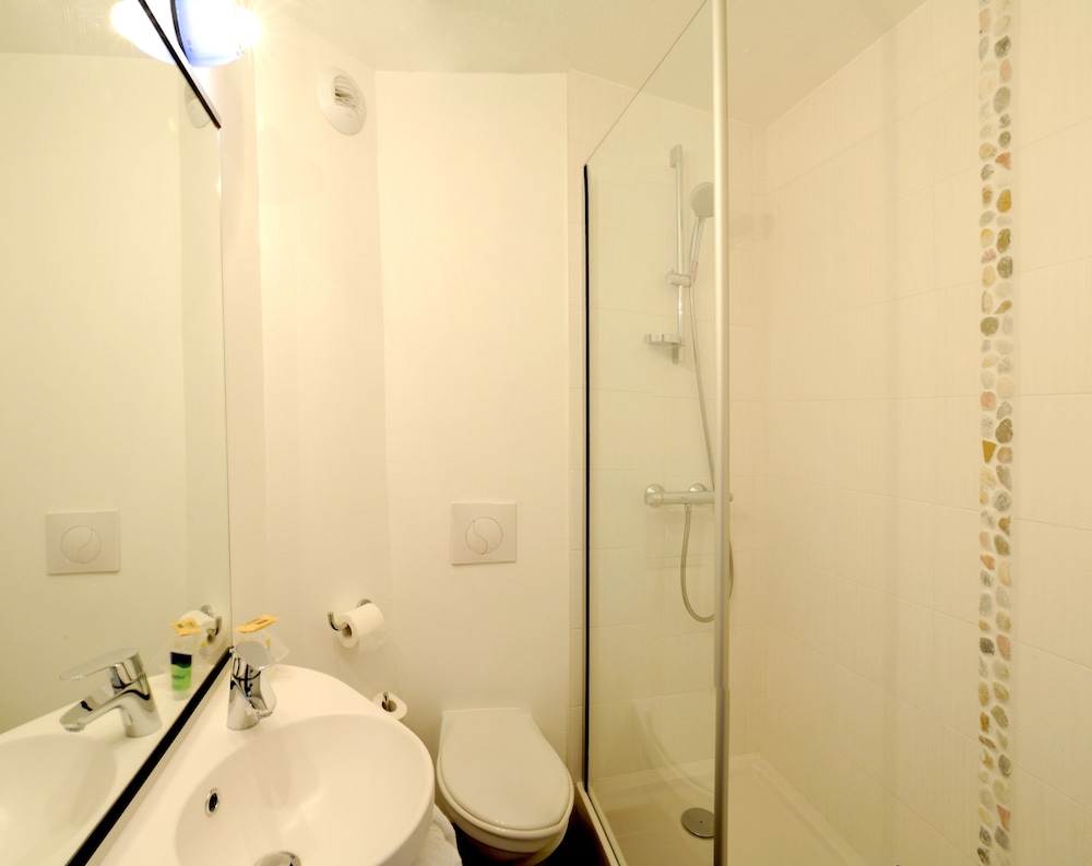 Room, Multiple Beds - Photo 4