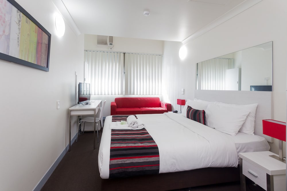 Premium Queen Room with City View