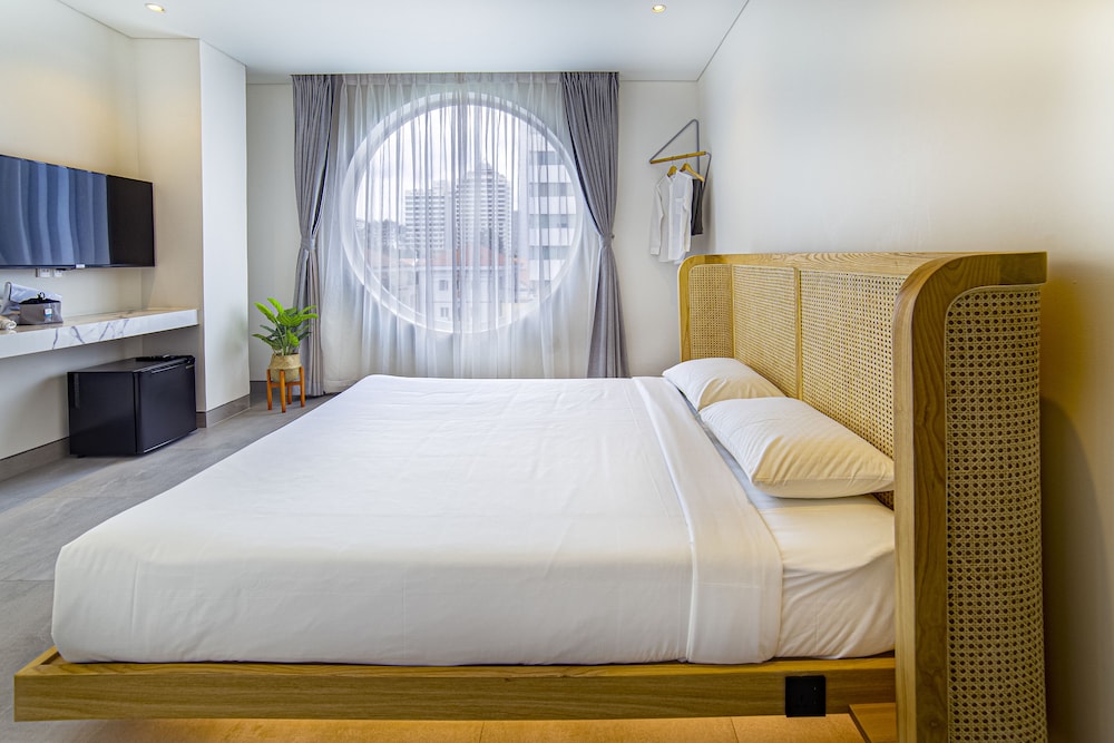 Deluxe Room, Non Smoking, City View