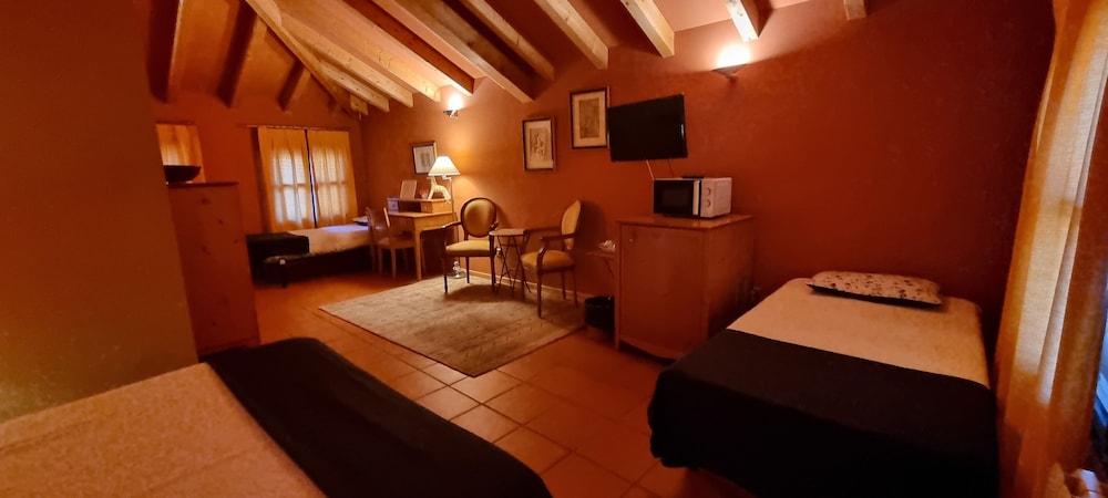 QUETURA ROOM 4