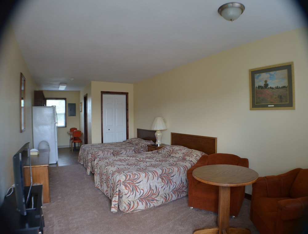 Studio Suite, 2 Queen Beds, Kitchen photo 1