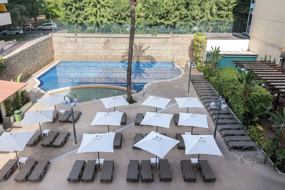 Standard Room, Balcony, Pool View - Photo 8
