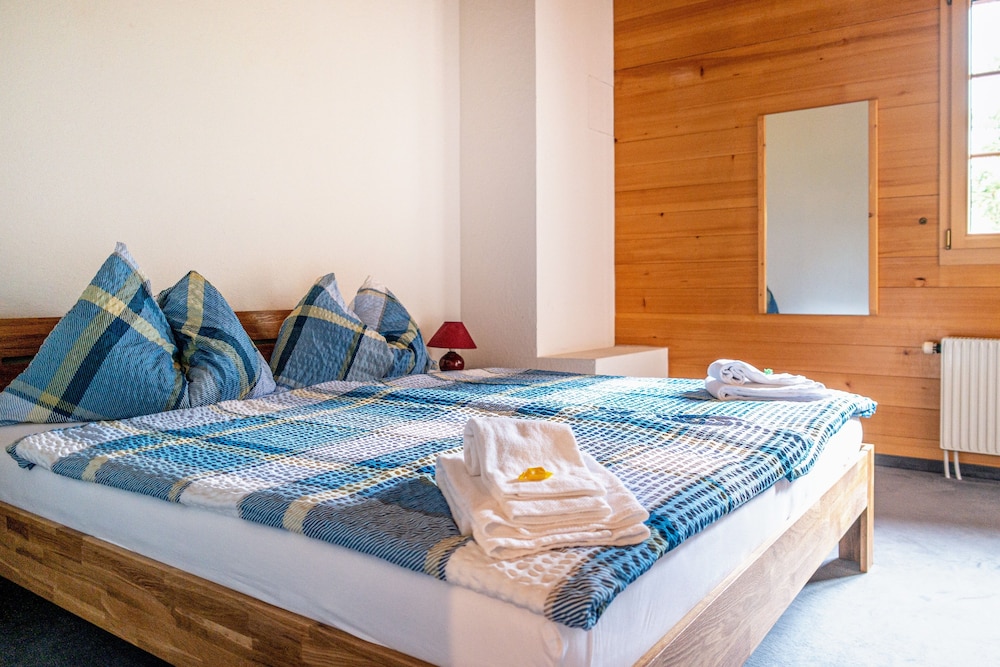 Apartment, 3 Bedrooms, Balcony, Mountain View photo 2