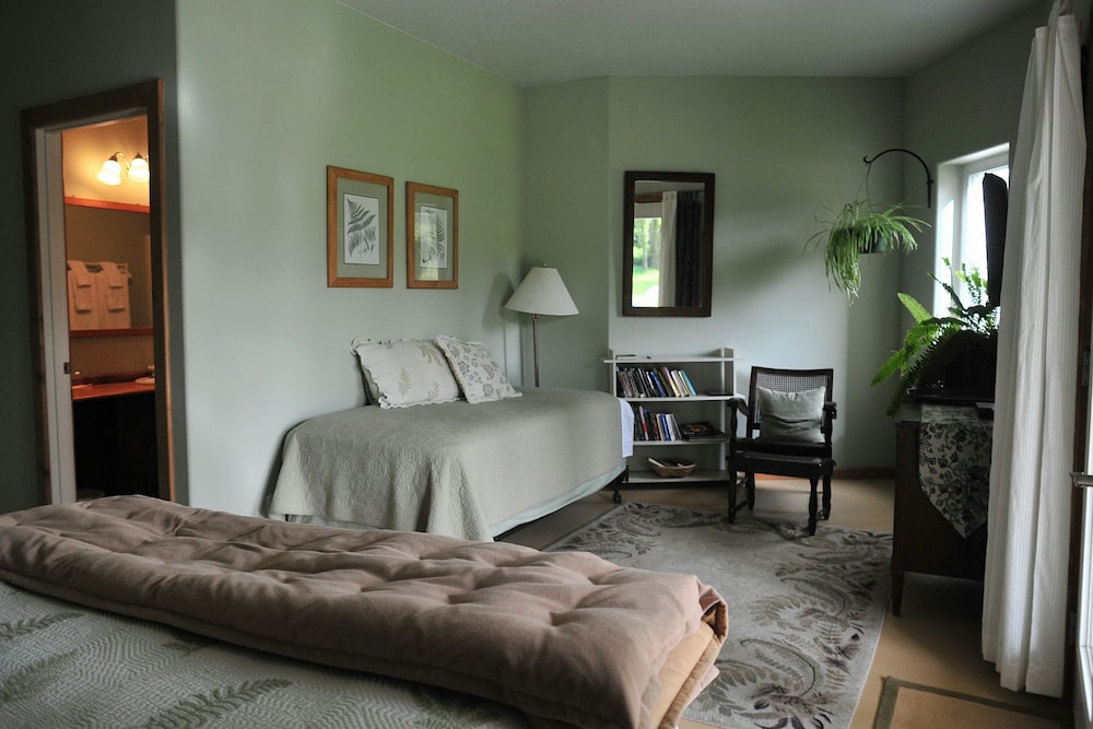 Room, Private Bathroom (Fern Room) photo 2