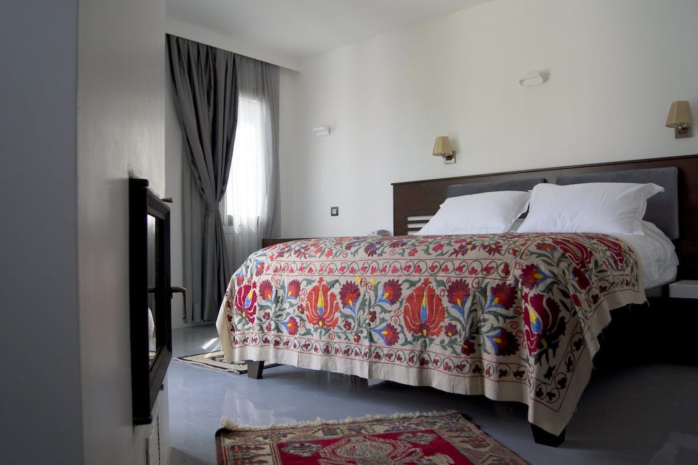 Deluxe Double Room, 1 Queen Bed, Valley View photo 2