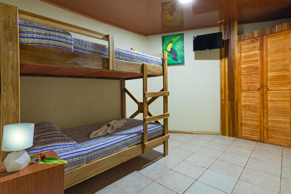 Double Room, 2 Twin Beds, Shared Bathroom