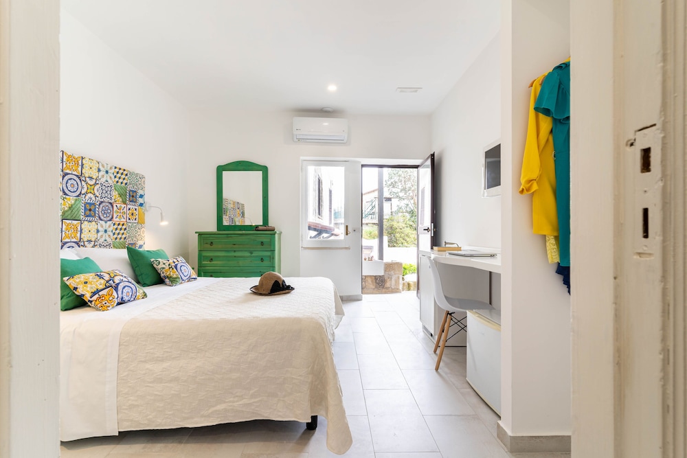 Superior Room - Photo 13