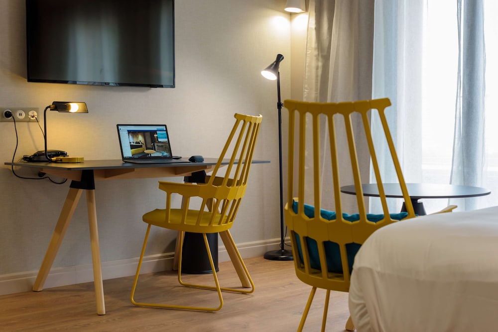 Superior Room, 1 King Bed, Non Smoking, Terrace - Photo 2