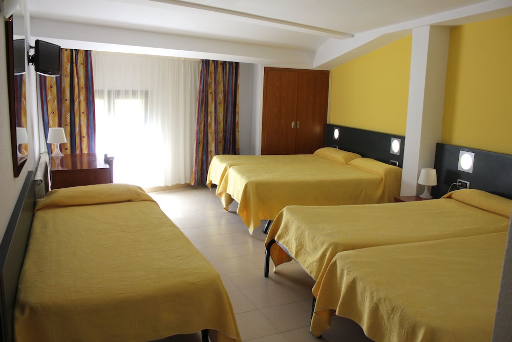 Quadruple Room photo 2