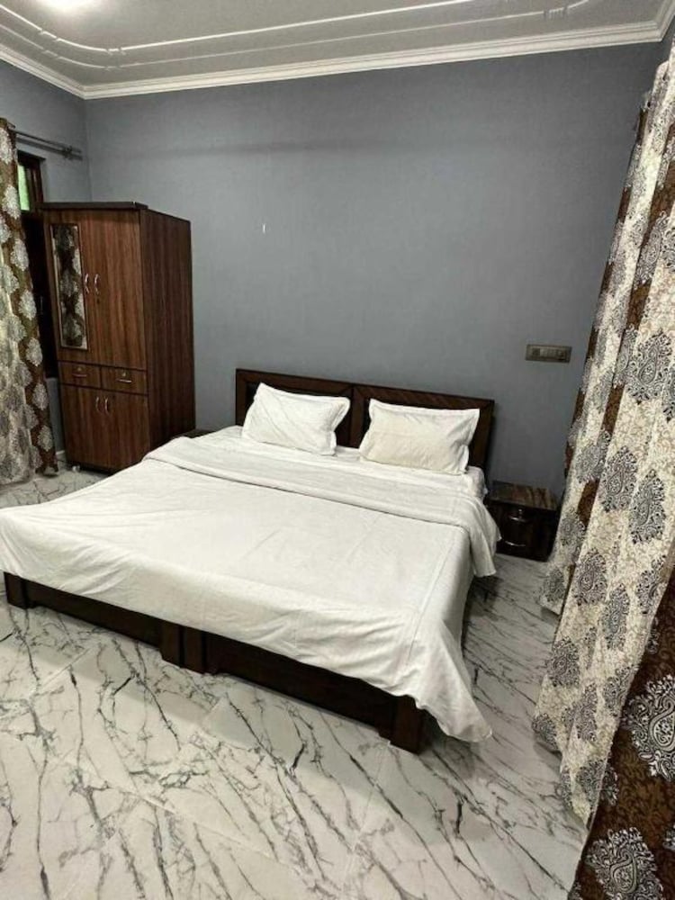Standard Double Room - Photo 4