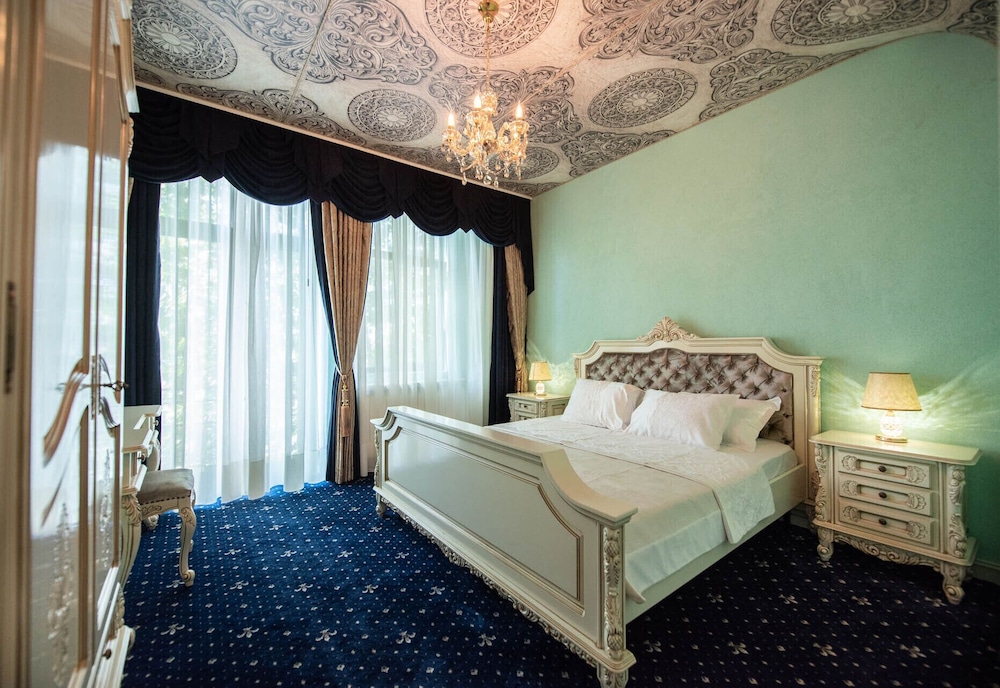 Luxury Apartment, 1 King Bed, Kitchen
