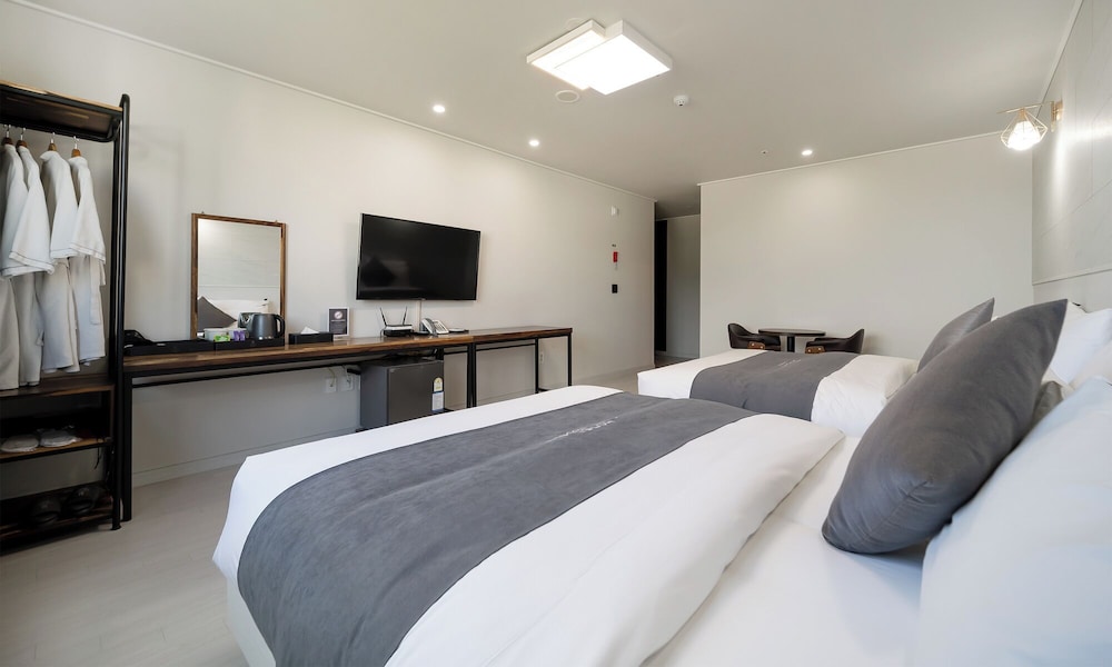 [Exclusive Special Offer] Deluxe Twin Room - Photo 10