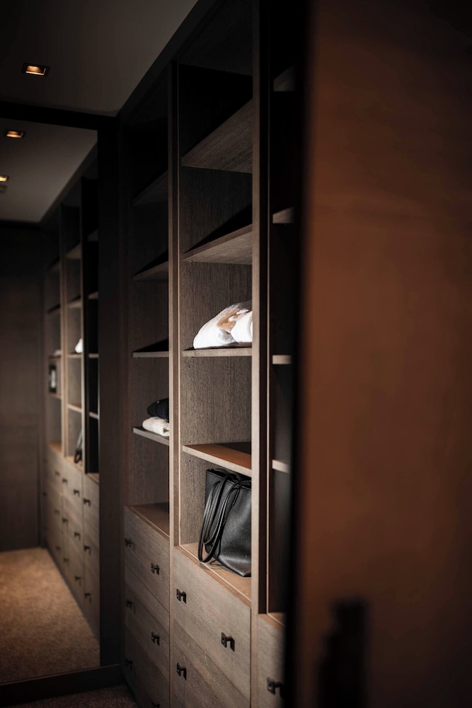 Emperor Suite - Photo 10