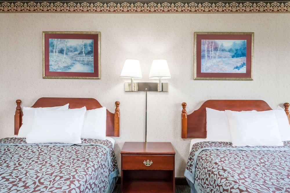 Standard Room, 2 Double Beds - Photo 3