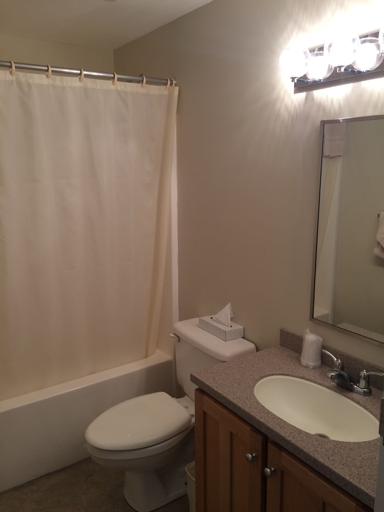 Standard Room, 2 Queen Beds photo 2