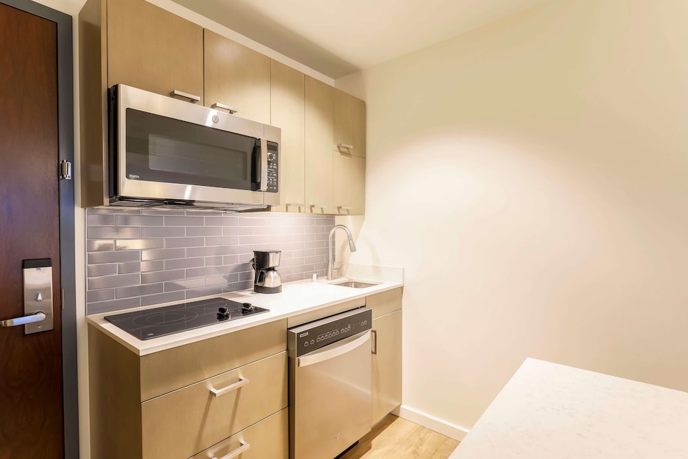 Studio Suite, Kitchen - Photo 3