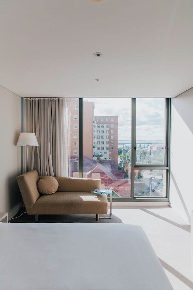 Superior Family Accessible Room, 1 Queen and 2 Single Beds - Photo 6