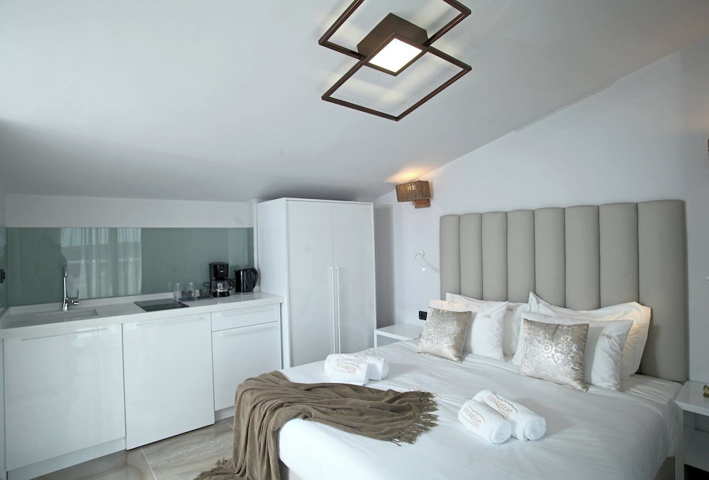 Premium Double Top Floor photo 1