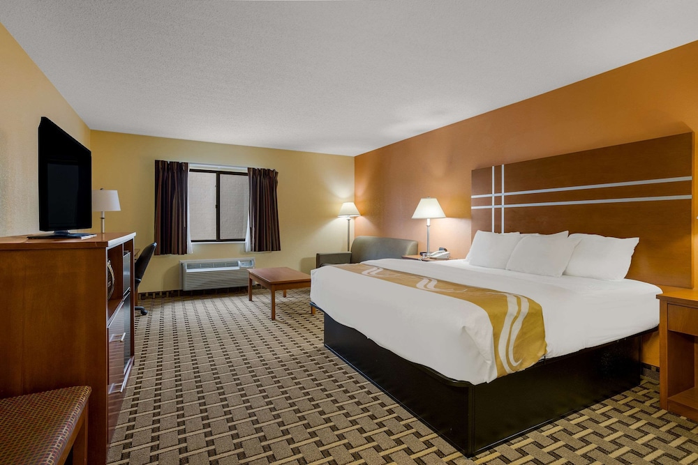 Standard Room, 1 King Bed with Sofa bed, Non Smoking photo 1
