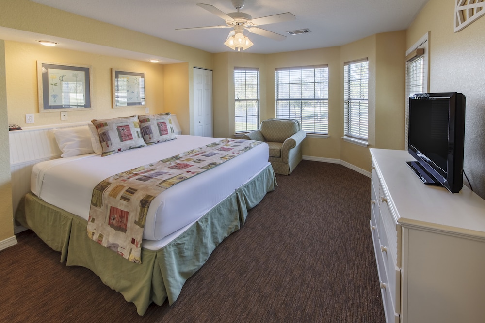 Grand Room, 2 Bedrooms photo 3