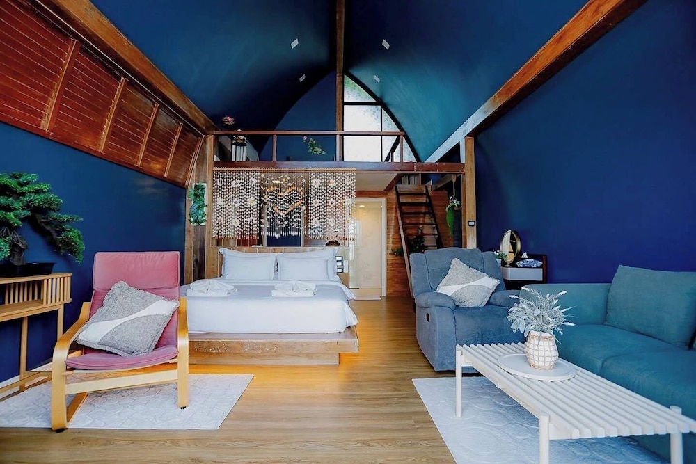 Superior Suite - Photo 1