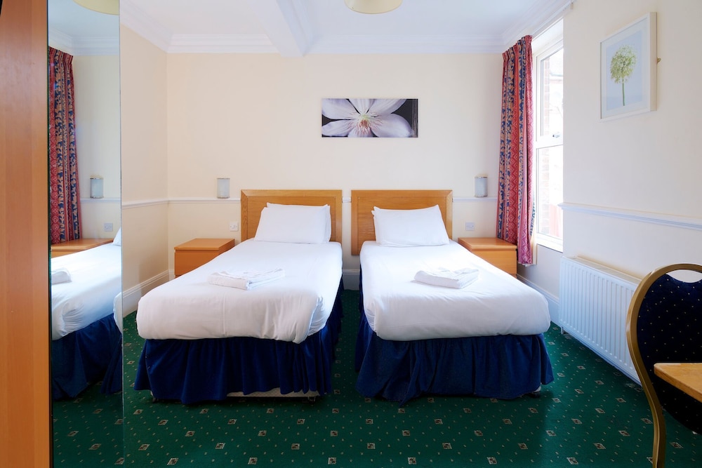 Twin Room - Photo 5