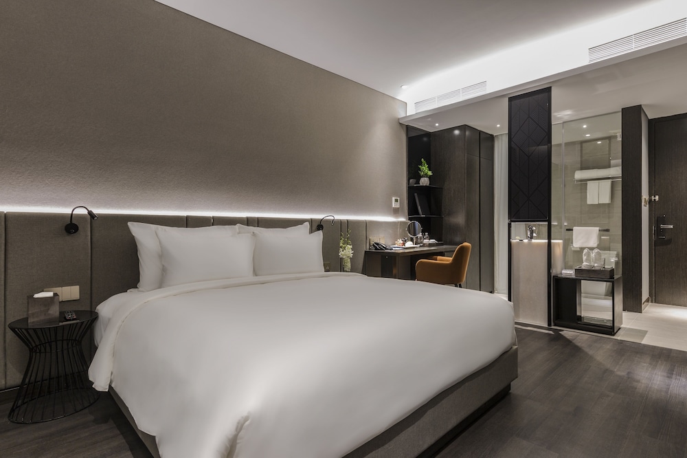 Deluxe Double Room, Partial Sea View - Photo 3